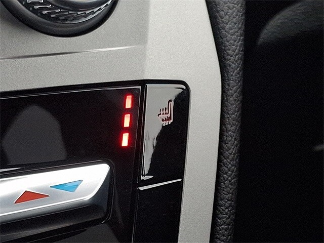 Thumbnail: 2022 Ford Explorer - 25