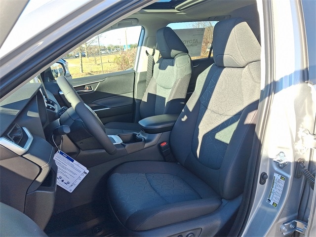 Thumbnail: 2025 Toyota RAV4 - 13