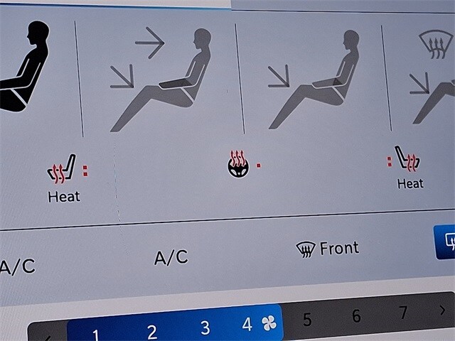 Thumbnail: 2024 Chrysler Pacifica - 26