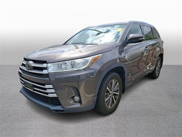 Thumbnail: 2017 Toyota Highlander - 1