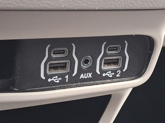 Thumbnail: 2024 Chrysler Pacifica - 25
