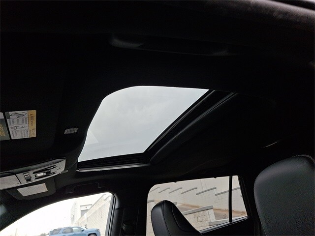 Thumbnail: 2023 Toyota Highlander - 15