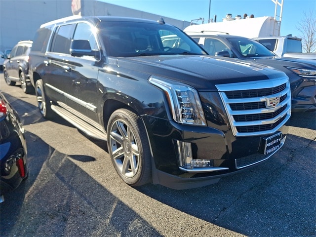 Thumbnail: 2016 Cadillac Escalade - 3