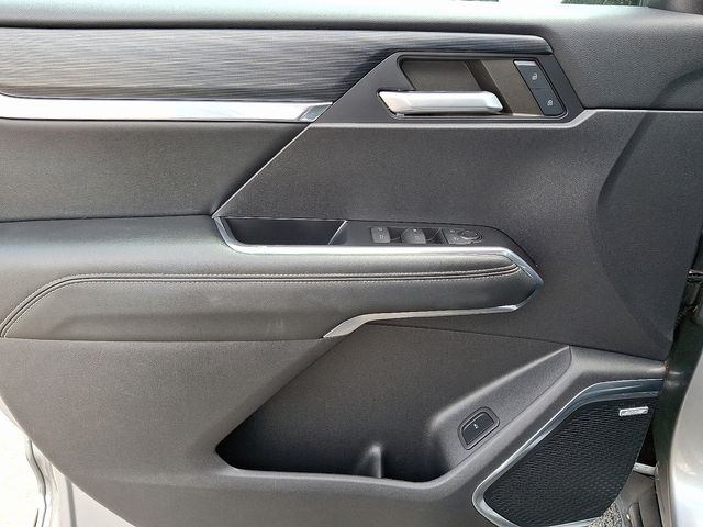 Thumbnail: 2024 GMC Acadia - 13