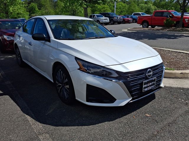 Thumbnail: 2024 Nissan Altima - 5