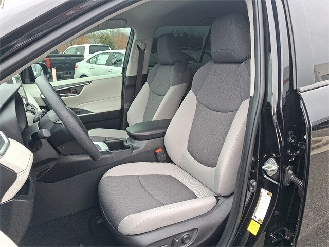 Thumbnail: 2025 Toyota RAV4 - 13