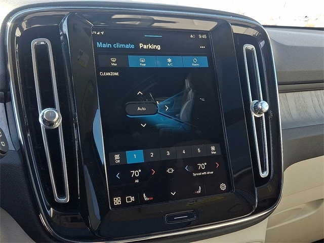 Thumbnail: 2024 Volvo XC40 - 13