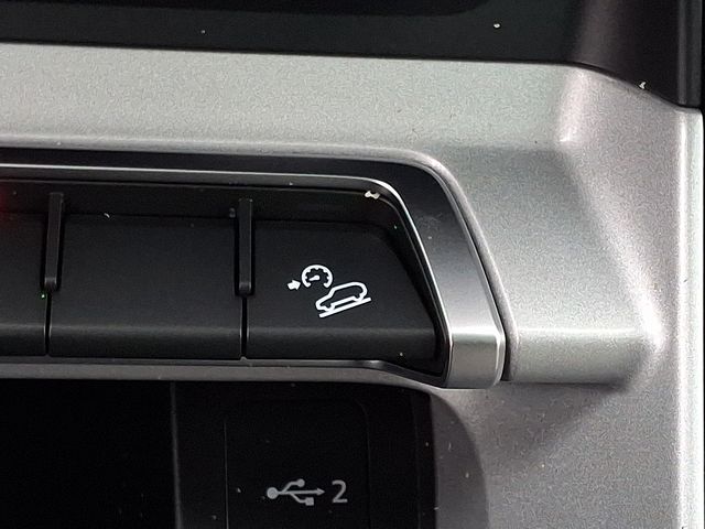 Thumbnail: 2024 Audi Q3 - 25