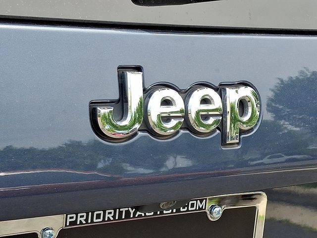Thumbnail: 2019 Jeep Cherokee - 27