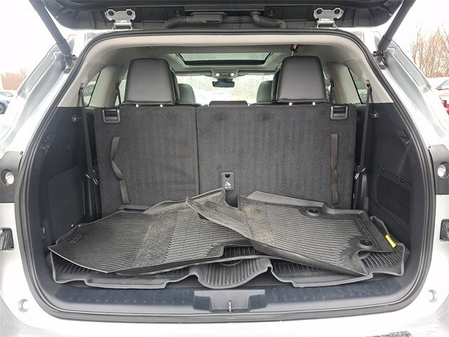 Thumbnail: 2024 Toyota Highlander - 32