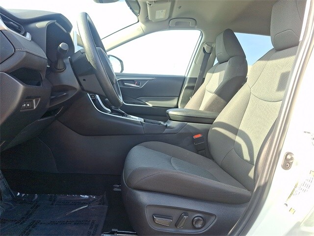 Thumbnail: 2025 Toyota RAV4 - 13