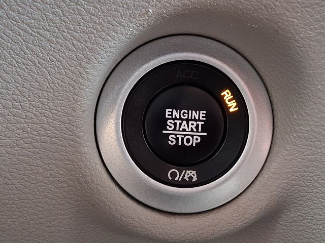 Thumbnail: 2023 Chrysler Voyager - 23