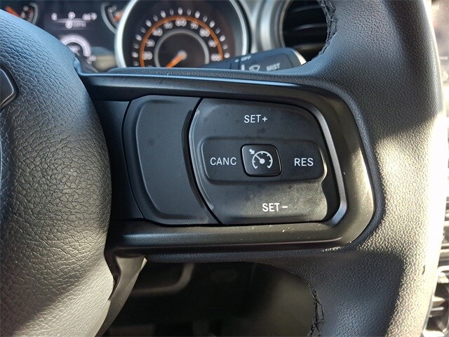 Thumbnail: 2023 Jeep Gladiator - 21