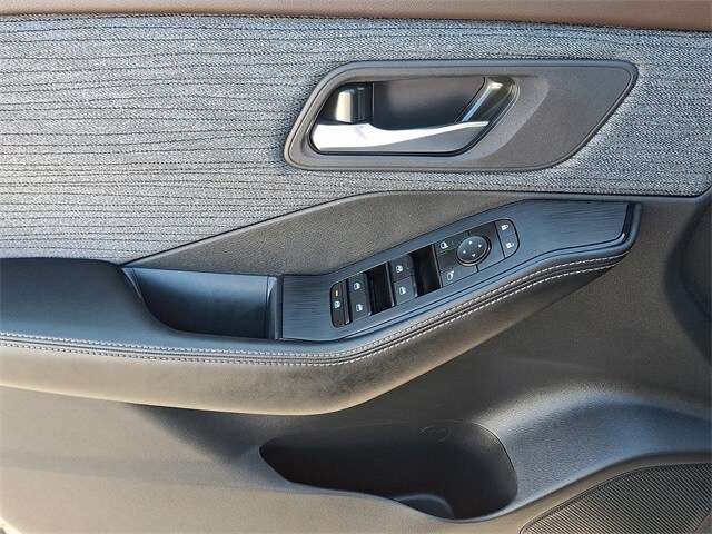 Thumbnail: 2023 Nissan Rogue - 10