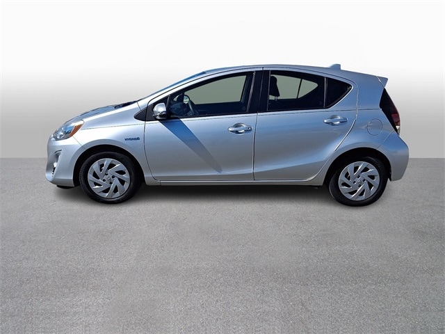 Thumbnail: 2016 Toyota Prius c - 7