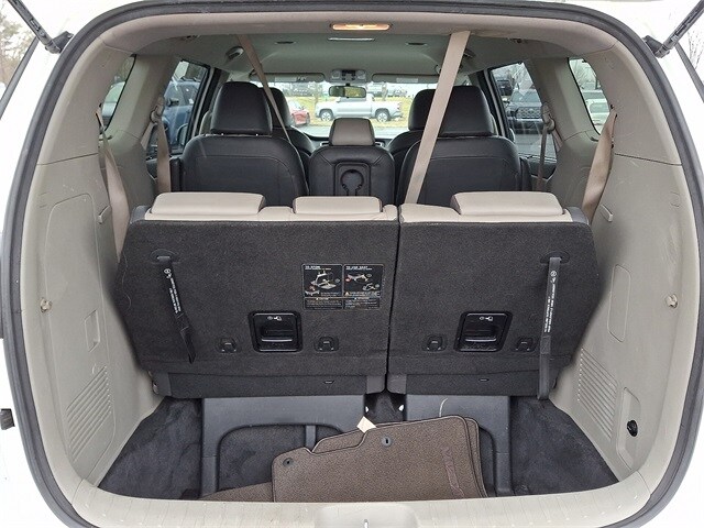 Thumbnail: 2017 Kia Sedona - 31