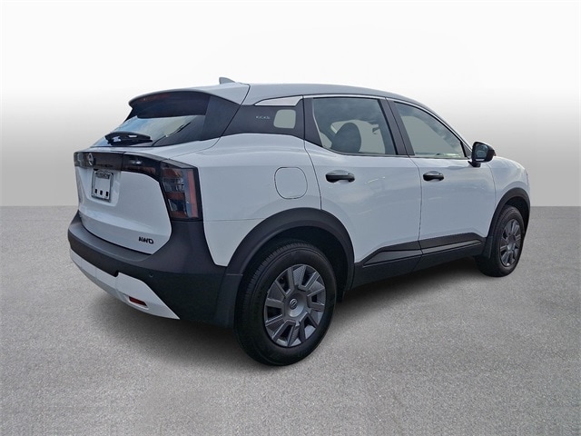 Thumbnail: 2025 Nissan Kicks - 4