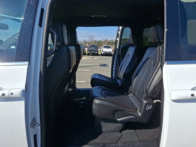 Thumbnail: 2025 Chrysler Pacifica - 10