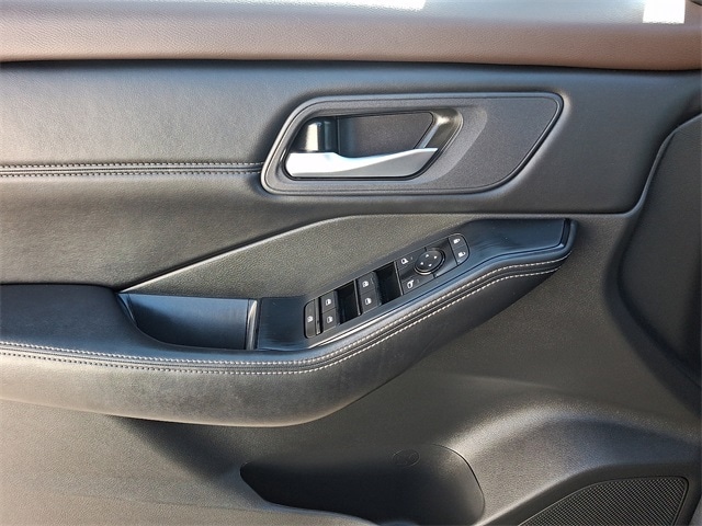 Thumbnail: 2023 Nissan Rogue - 7