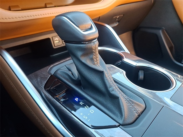 Thumbnail: 2024 Toyota Highlander - 16