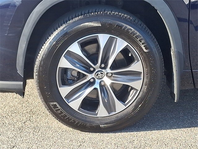 Thumbnail: 2024 Toyota Highlander - 8