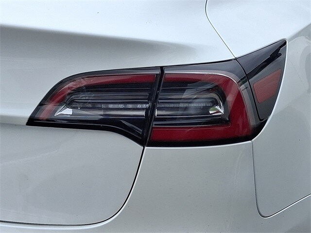 Thumbnail: 2022 Tesla Model 3 - 7
