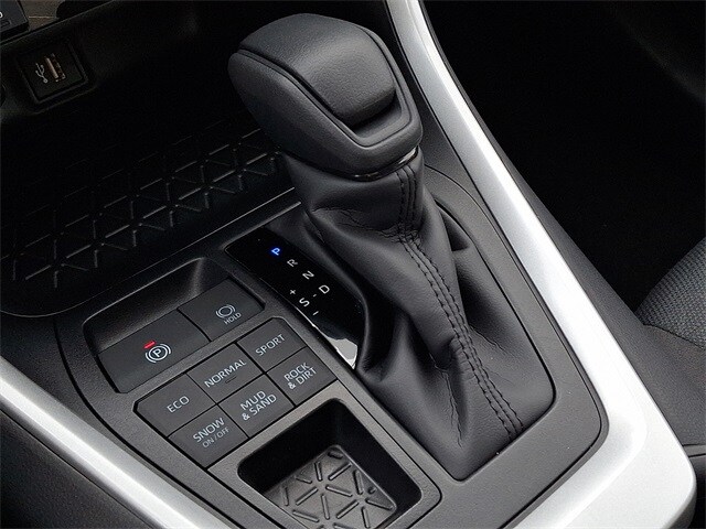 Thumbnail: 2025 Toyota RAV4 - 13