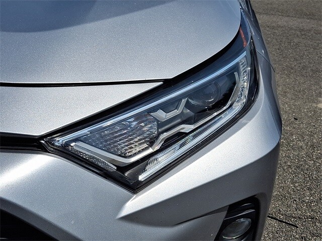 Thumbnail: 2020 Toyota RAV4 - 9