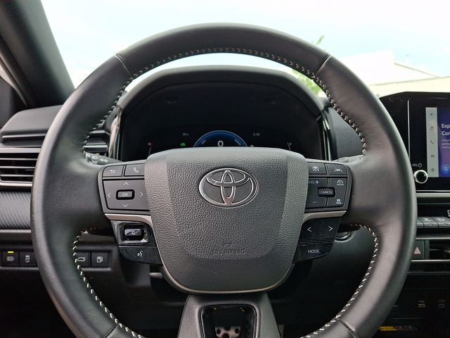Thumbnail: 2025 Toyota Camry - 18