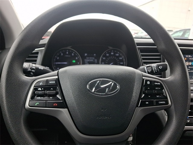 Thumbnail: 2018 Hyundai Elantra - 17