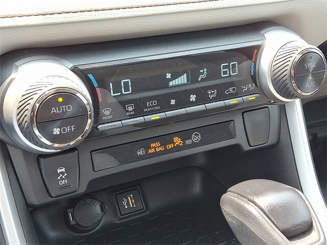 2024 Toyota RAV4 XLE 16