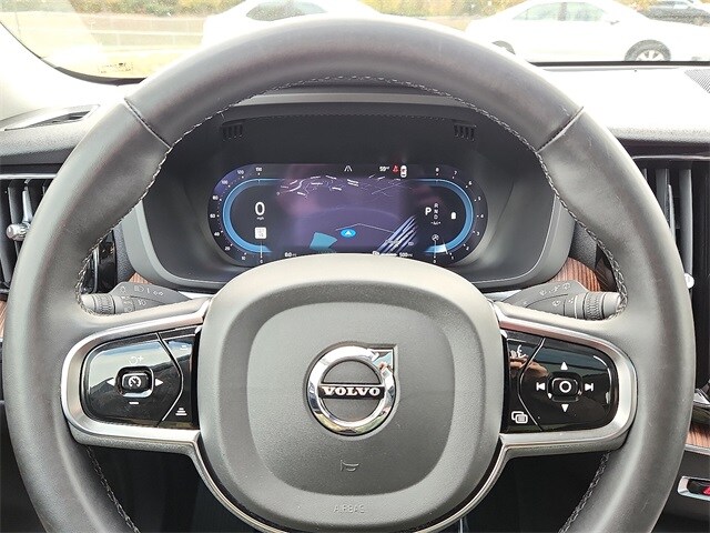 Thumbnail: 2024 Volvo XC60 - 17