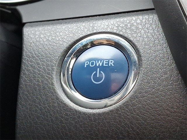 Thumbnail: 2020 Toyota Camry - 23