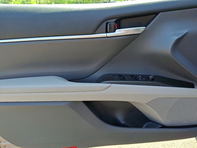 Thumbnail: 2024 Toyota Camry - 11