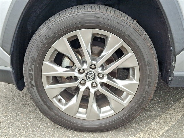 Thumbnail: 2021 Toyota RAV4 - 8