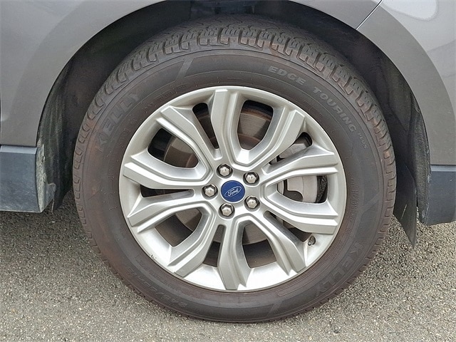 Thumbnail: 2022 Ford Edge - 5