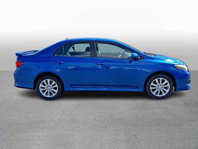 Thumbnail: 2010 Toyota Corolla - 4