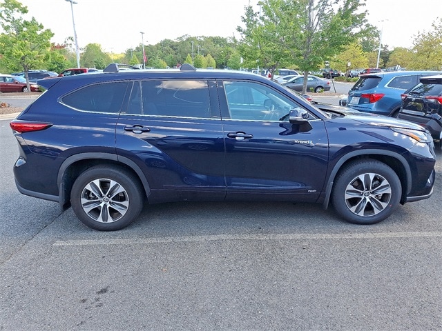 Thumbnail: 2021 Toyota Highlander - 6