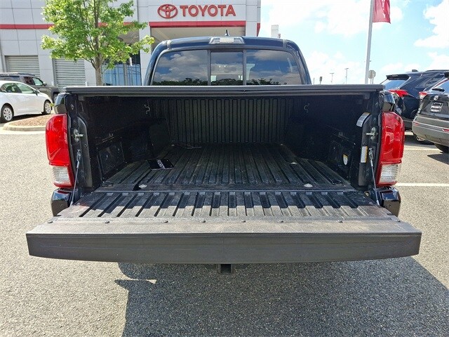 Thumbnail: 2016 Toyota Tacoma - 32