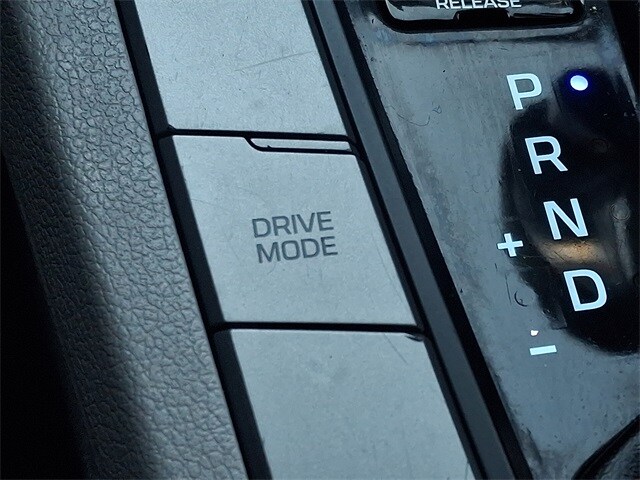 Thumbnail: 2017 Hyundai Elantra - 20