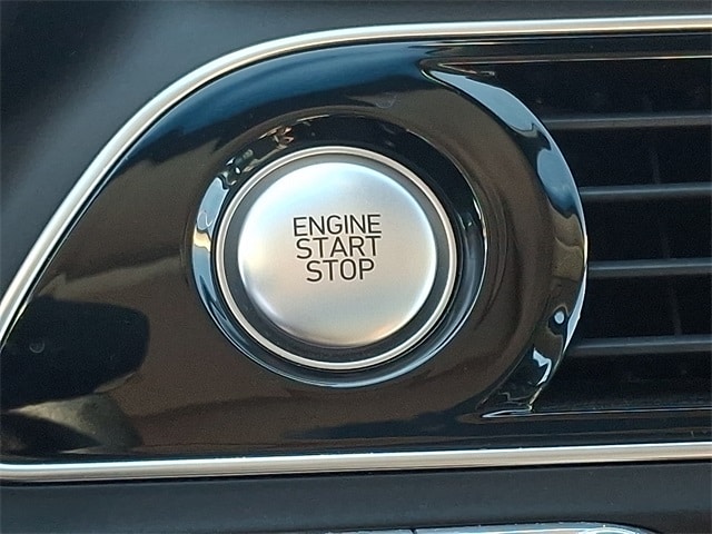 Thumbnail: 2022 Genesis G70 - 24