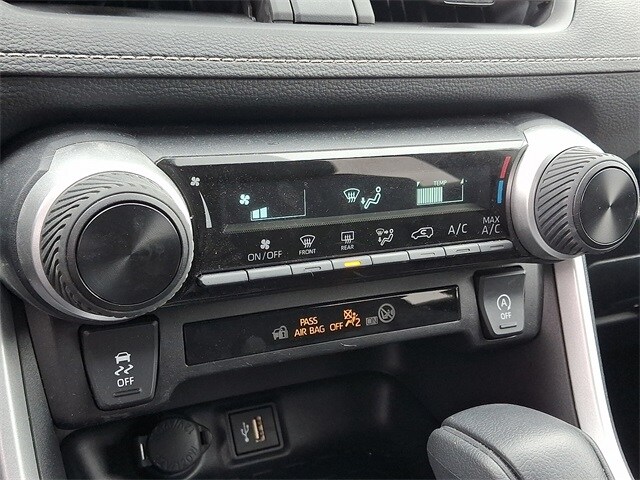 Thumbnail: 2025 Toyota RAV4 - 15