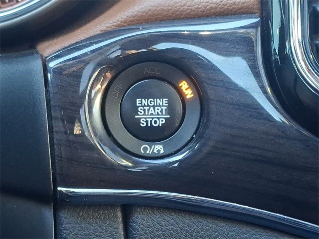 Thumbnail: 2020 Jeep Grand Cherokee - 24