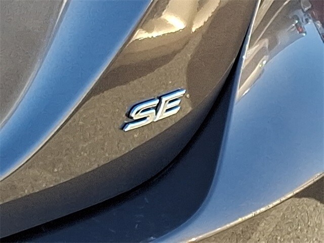 Thumbnail: 2023 Toyota Camry - 10