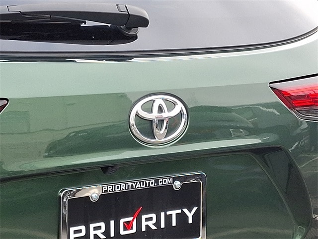 Thumbnail: 2023 Toyota Highlander - 32