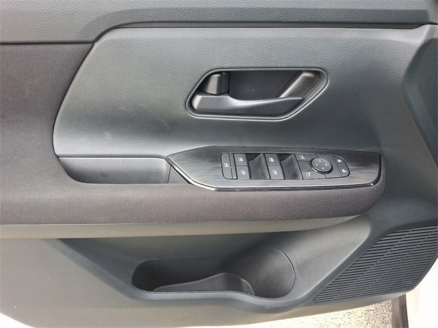 Thumbnail: 2025 Nissan Kicks - 12