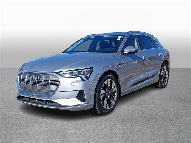 Thumbnail: 2022 Audi e-tron - 1