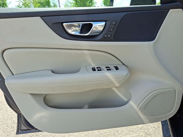 Thumbnail: 2022 Volvo S60 - 12