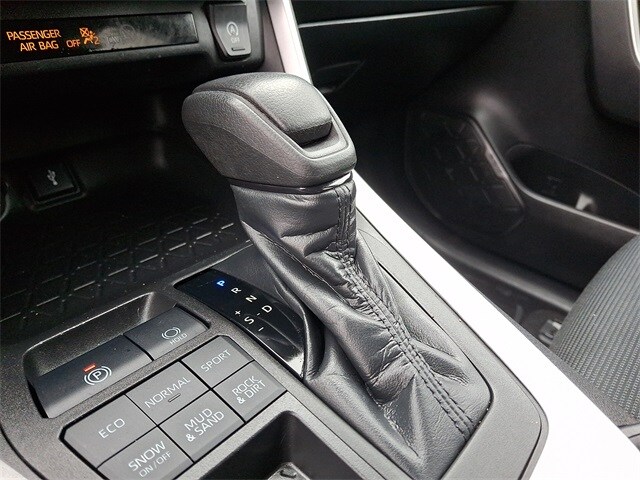 Thumbnail: 2021 Toyota RAV4 - 14