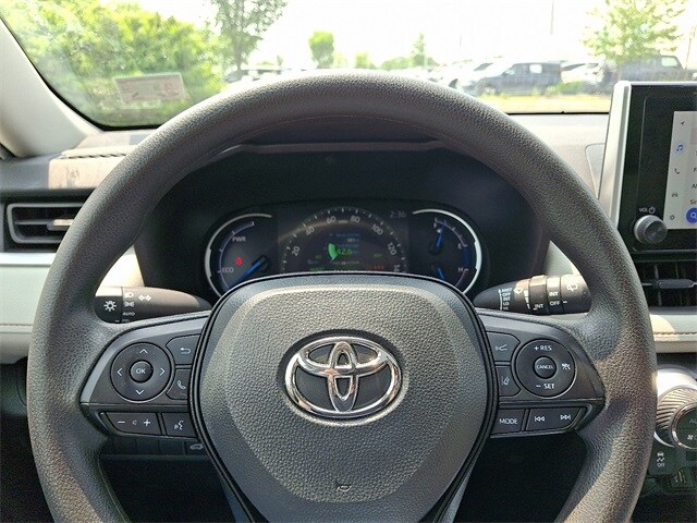 2024 Toyota RAV4 XLE 19